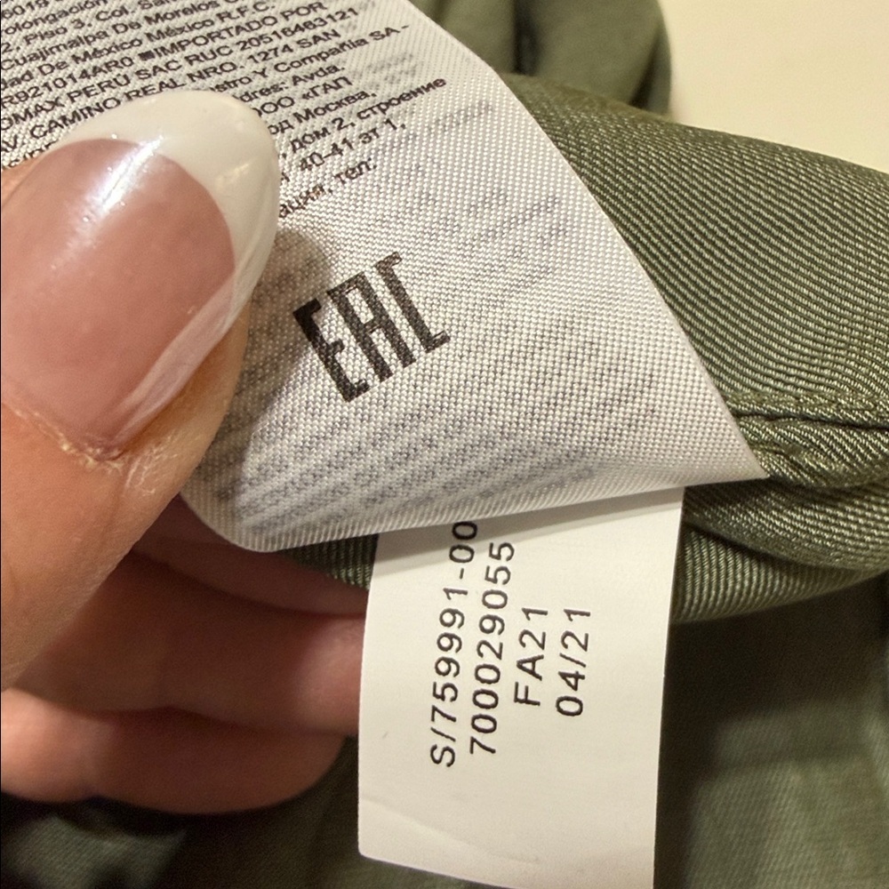 Banana republic sm sage Green Women's sleeveless Top NWT - Picture 10 of 10